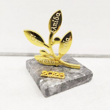 Επιτραπέζιο γούρι με κλαδί ελιάς με ευχές σε μαύρη πέτρα