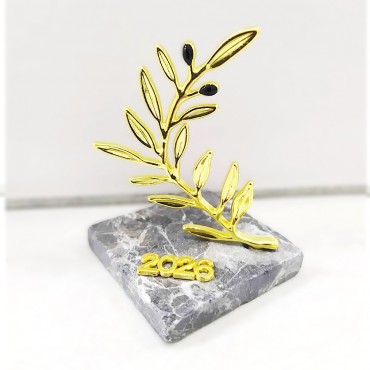 Επιτραπέζιο γούρι με κλαδί ελιάς σε μαύρη πέτρα