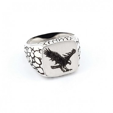 Ασημένιο ανδρικό δαχτυλίδι με σκαλισμένο αετό