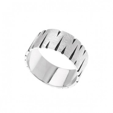 Ασημένια ανδρική βέρα με εγκοπές στις άκρες