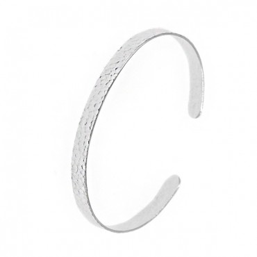 Ασημένιο σταθερό βραχιόλι με σφυρήλατο φινίρισμα Ασημένιο σταθερό βραχιόλι με σφυρήλατο φινίρισμα