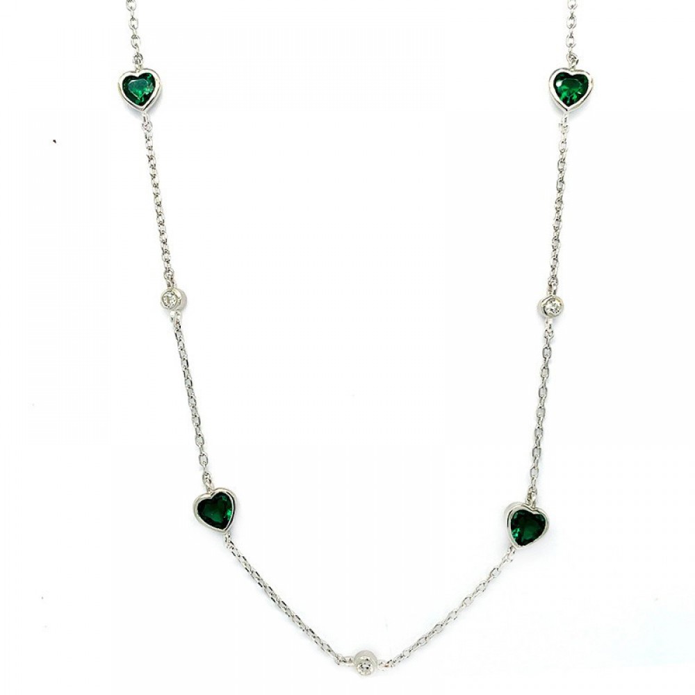 Ασημένια αλυσίδα με σμαραγδί καρδιές και μικρές πέτρες ζιργκόν σε λευκό χρώμα Ασημένια αλυσίδα με σμαραγδί καρδιές και μικρές πέτρες ζιργκόν σε λευκό χρώμα