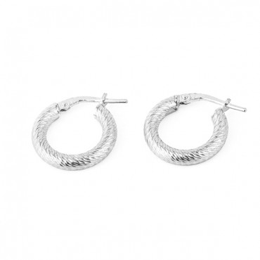 Ασημένιοι μικροί κρίκοι με διαμανταρισμένο σκάλισμα Ασημένιοι μικροί κρίκοι με διαμανταρισμένο σκάλισμα