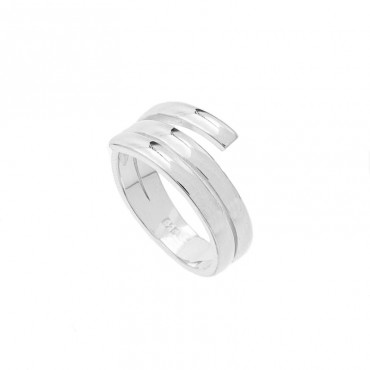 Ασημένιο δαχτυλίδι με αντικρυστές άκρες και λουστρέ φινίρισμα 