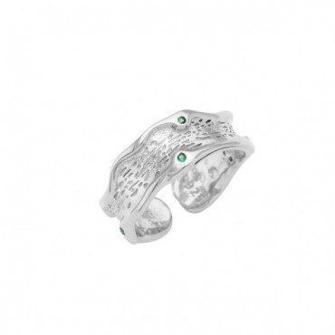 Ασημένιο δαχτυλίδι με μικρές πράσινες πέτρες