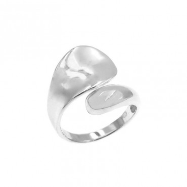 Ασημένιο δαχτυλίδι με αντικριστές άκρες και λουστρέ φινίρισμα 