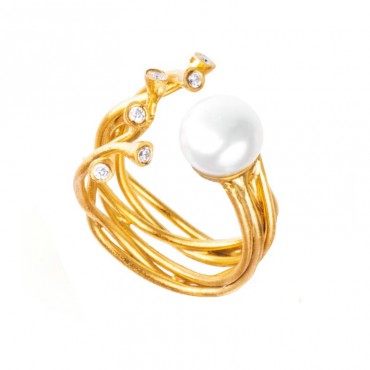 Ασημένιο και επιχρυσωμένο δαχτυλίδι με μαργαριτάρι και πέτρες ζιργκόν σε λευκό χρώμα 