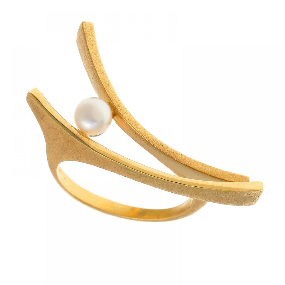 Ασημένιο και επιχρυσωμένο χειροποίητο δαχτυλίδι με μαργαριτάρι Ασημένιο και επιχρυσωμένο χειροποίητο δαχτυλίδι με μαργαριτάρι