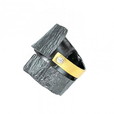 Ασημένιο χειροποίητο δαχτυλίδι με μαύρη πατίνα (οξείδωση) Ασημένιο χειροποίητο δαχτυλίδι με μαύρη πατίνα (οξείδωση)