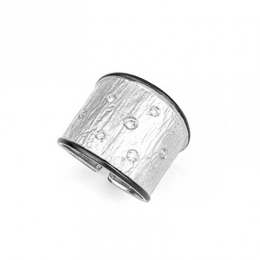 Ασημένιο χειροποίητο δαχτυλίδι με λευκές πέτρες ζιργκόν Ασημένιο χειροποίητο δαχτυλίδι με λευκές πέτρες ζιργκόν