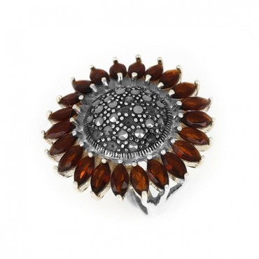 Ασημένιο δαχτυλίδι με σχήμα ηλιοτρόπιο διακοσμημένο με πέτρες μαρκασίτη και γρανάδα