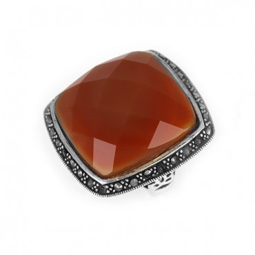 Ασημένιο δαχτυλίδι με μεγάλη πέτρα κορνεόλη και μικρές πέτρες μαρκασίτη