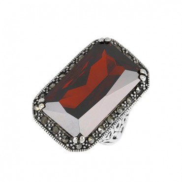 Ασημένιο δαχτυλίδι με μεγάλη ορθογώνια πέτρα γρανάδα και μικρές πέτρες μαρκασίτη