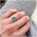 Ασημένιο δαχτυλίδι μονόπετρο με πράσινη πέτρα ζιργκόν 
